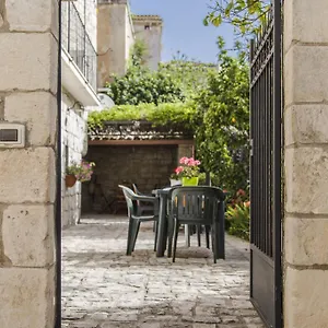 Il Giardino Dei Mandarini Bed & Breakfast